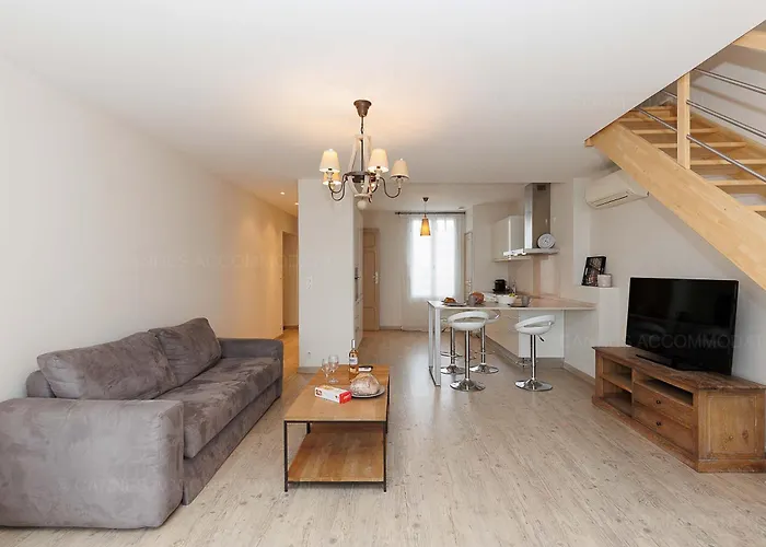 Apartament Carrousel 5 *