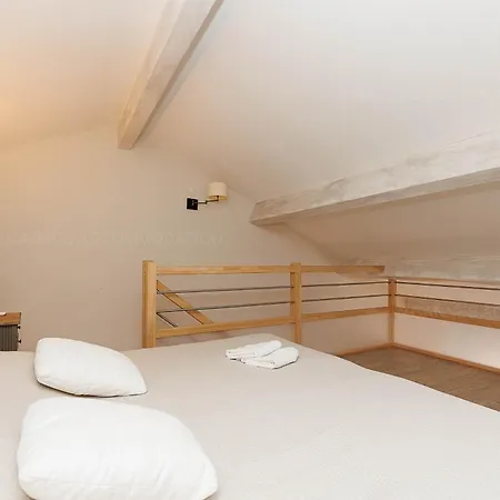 Carrousel 5 Apartman *